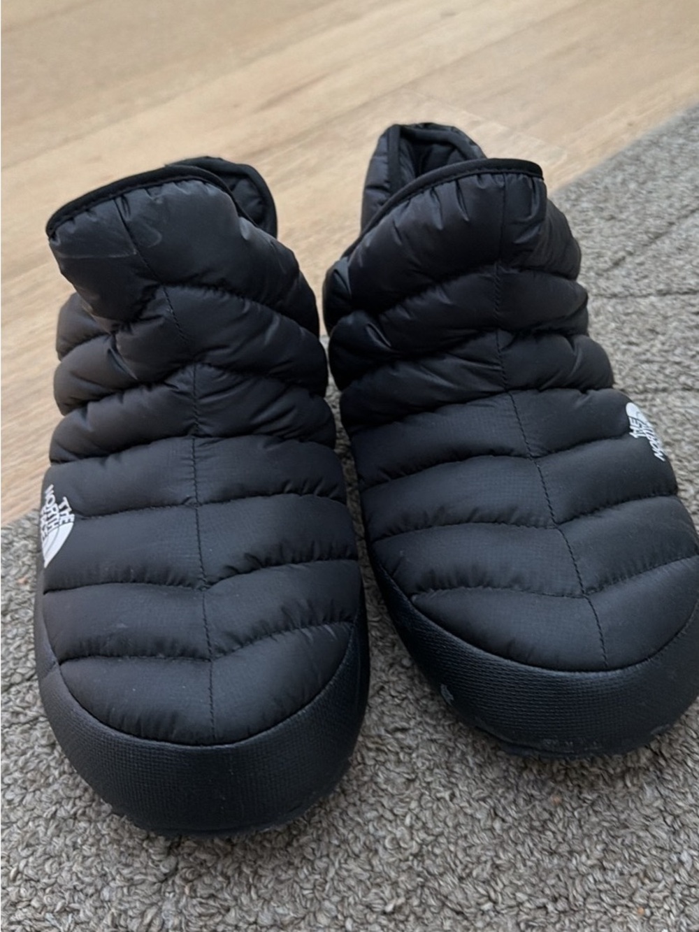 The North Face Black Quilted Insulated Slip-On Mule Booties - Picture 3 of 4